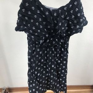 Sleeveless dress black and white